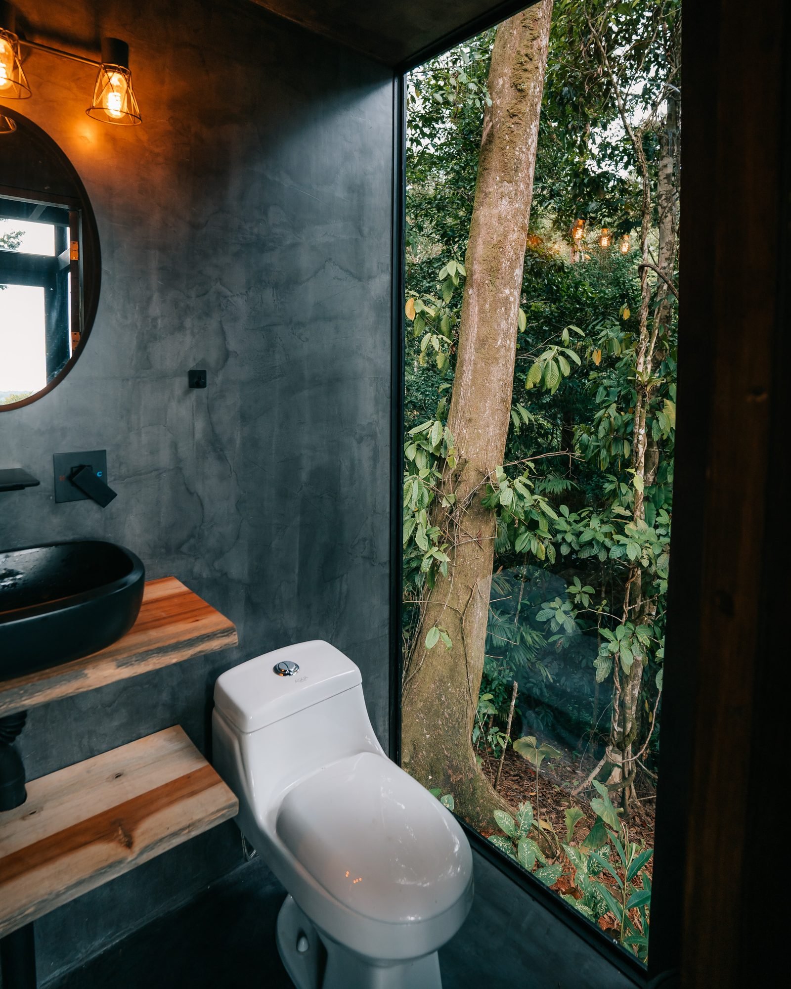 The Cabin bathroom